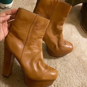 Brand New Steve Madden Chunky Platform Camel Boot